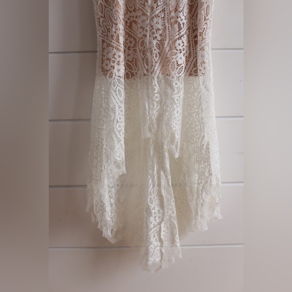 White Lace Short Sleeve High/Low-Special Occasion Dress by “Wildfire”-Size Small - Picture 14 of 14